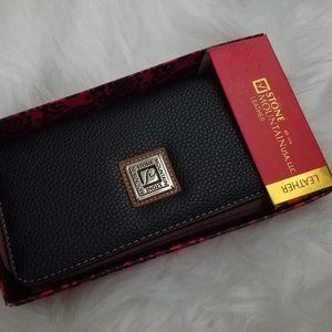 NEW!! Stone Mountain Leather Zippered Wallet
